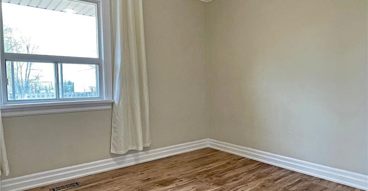 UPPER-6 Myrtle Avenue, St. Catharines, ON, L2M 5W1 - 12