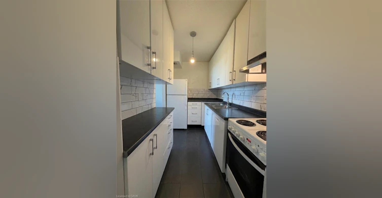 910-15 Nicklaus Drive, Hamilton, ON, L8K 5J5 - 8