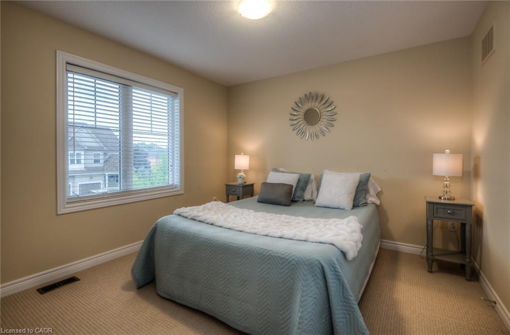 102 Coopershawk Street, Kitchener, ON, N2K 4J8 - 13