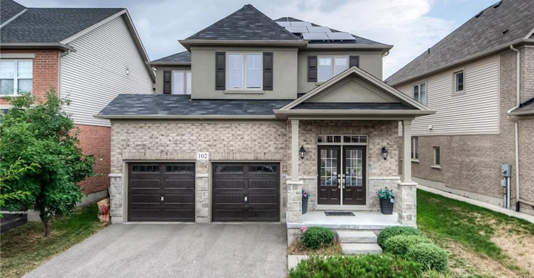 102 Coopershawk Street, Kitchener, ON, N2K 4J8