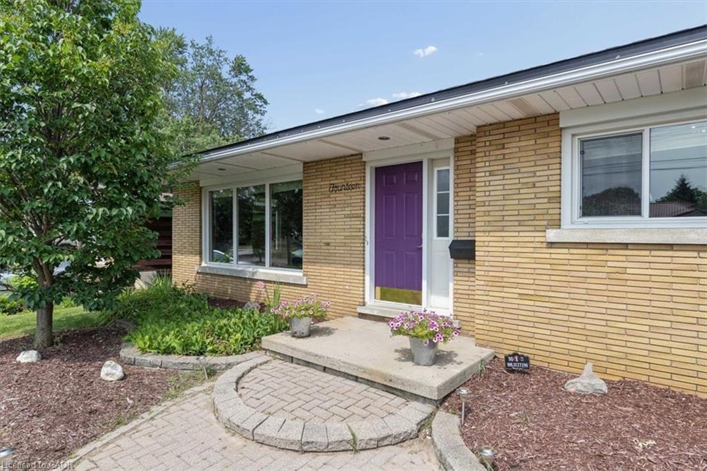 14 Cambridge Avenue, Kitchener, ON, N2B 1N4