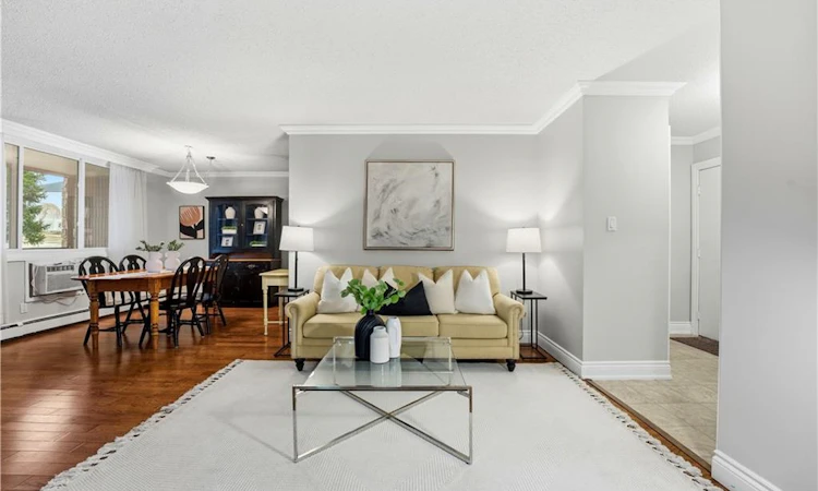 206-944 Caledonian View