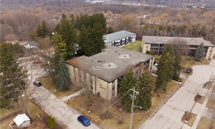 206-944 Caledonian View
