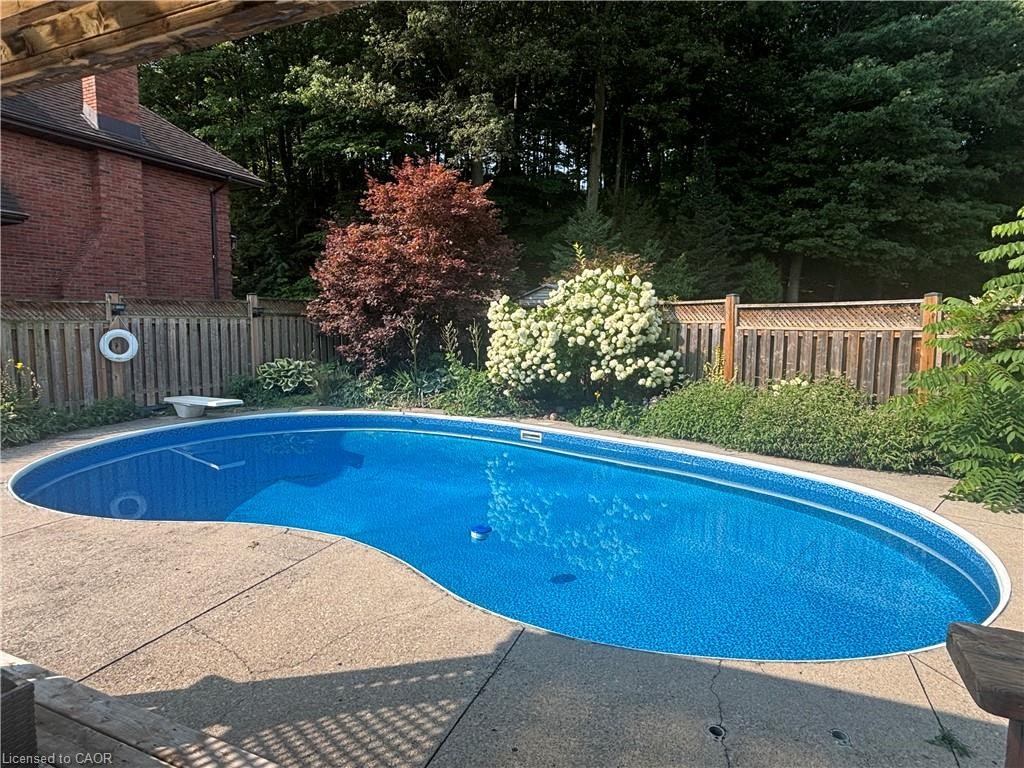 4 Sunhaven Court, Hamilton, ON, L8G 4G7 - 2