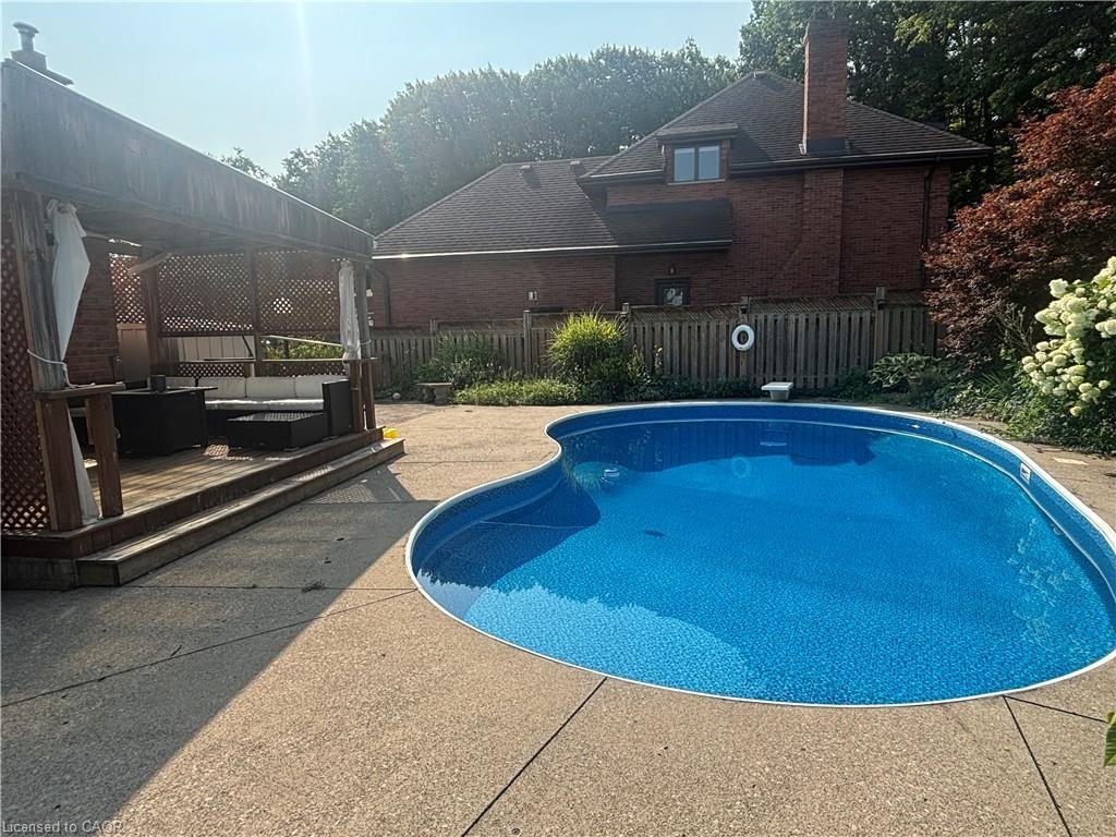 4 Sunhaven Court, Hamilton, ON, L8G 4G7 - 4