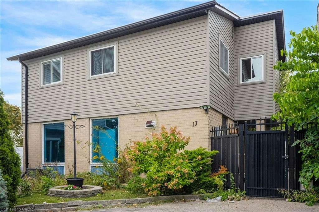 13 Holmstead Court, Brampton, ON, L6S 1R9