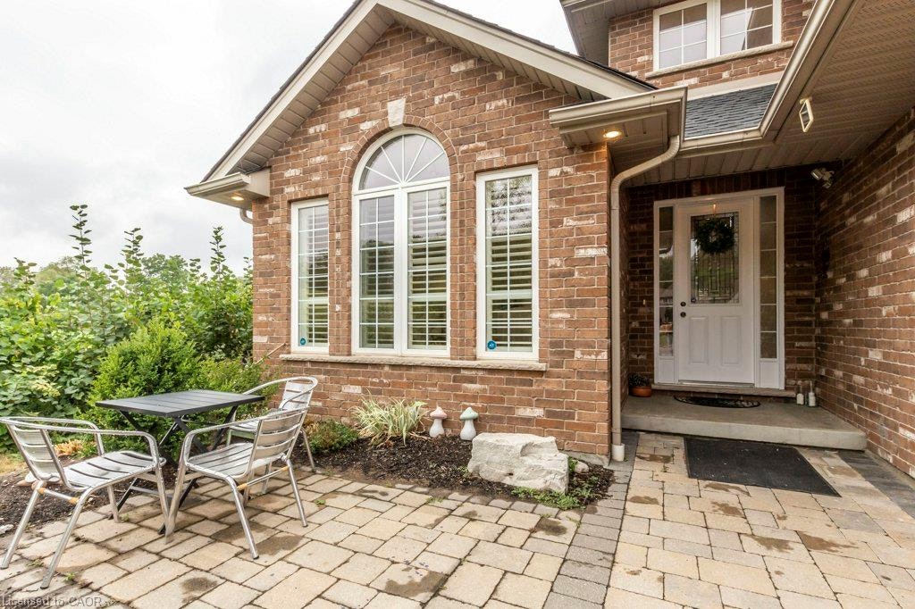 14 Anastasia Drive, Kitchener, ON, N2C 2T7 - 4