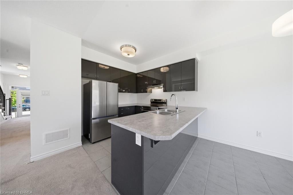 26 Copeman Avenue, Brantford, ON, N3V 0B3 - 8