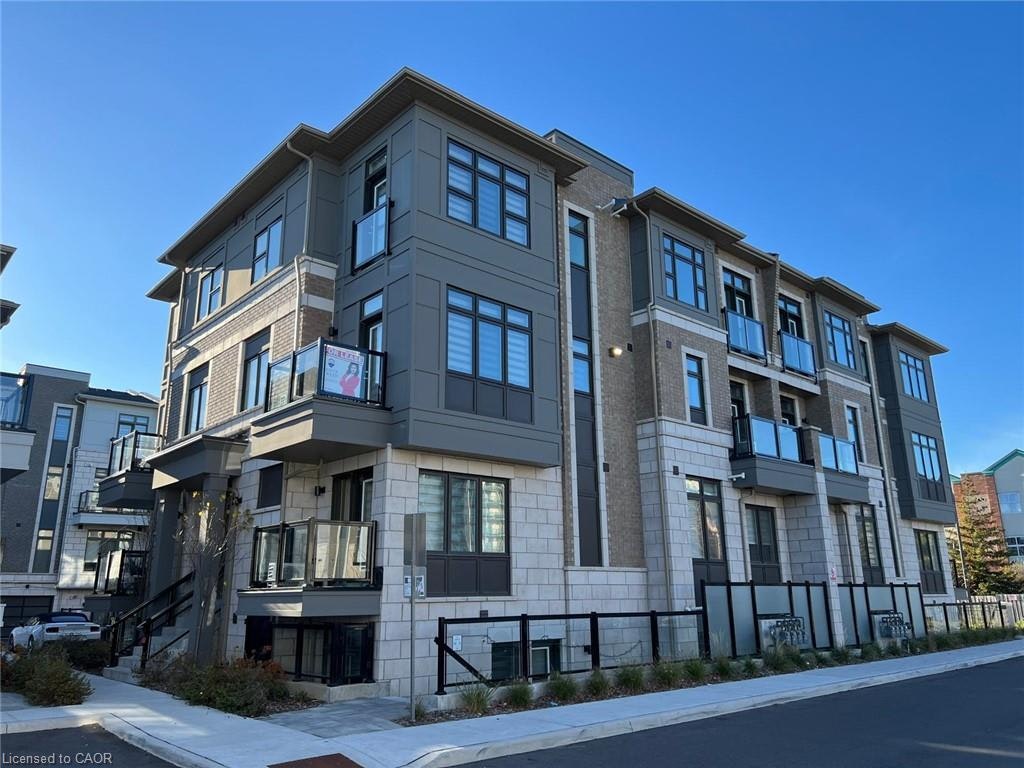32-10 Halliford Place, Brampton, ON, L6P 4R1