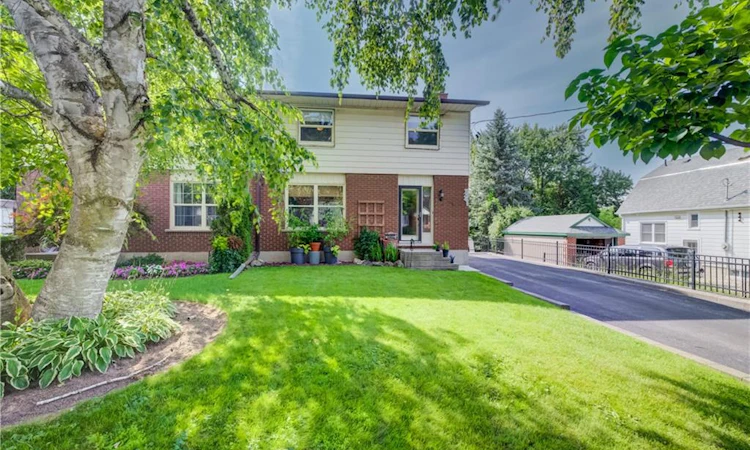 124 Queensway Drive
