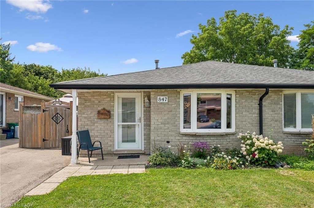 847 Doon Village Road, Kitchener, ON, N2P 1A1