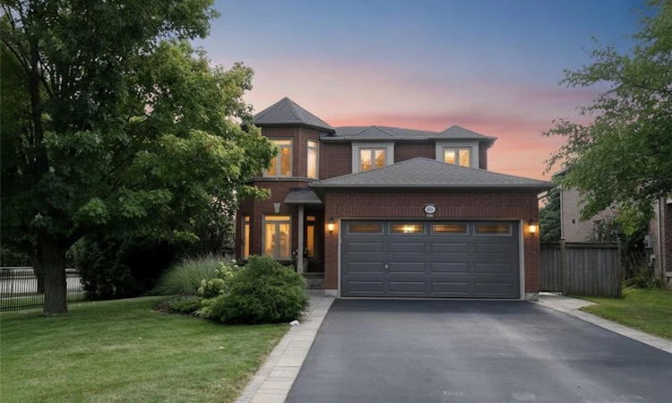 470 Amanda Crescent