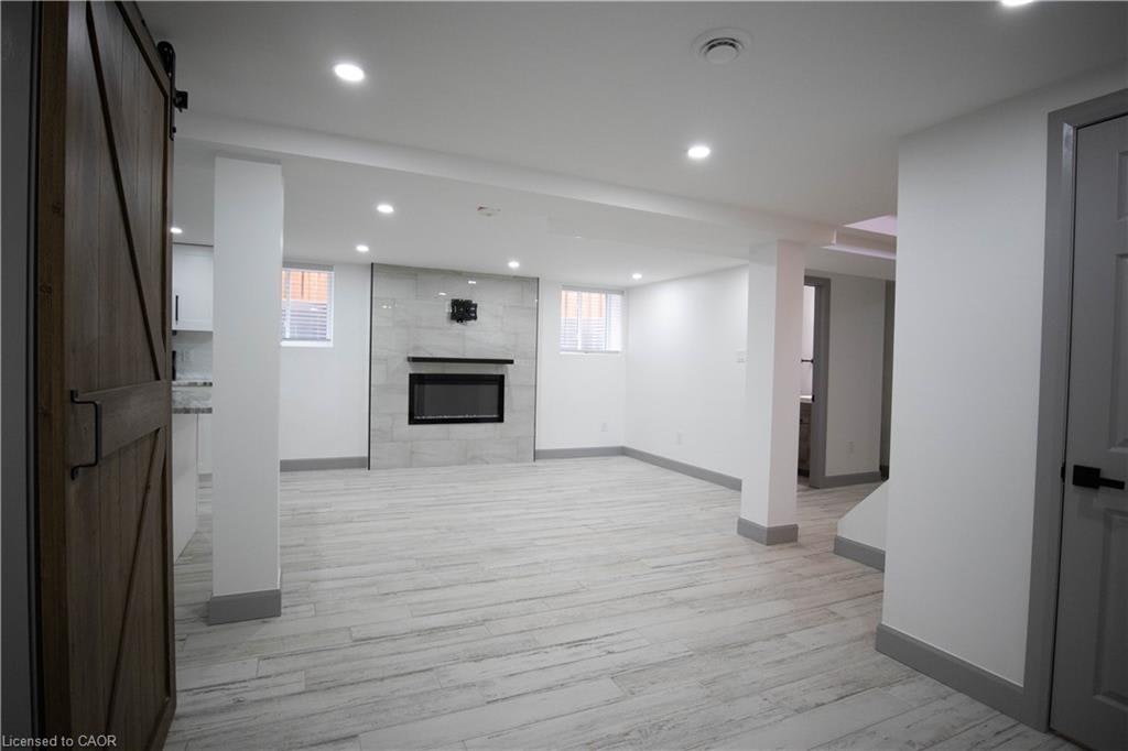 2-52 Selkirk Court, Kitchener, ON, N2E 1M3 - 11