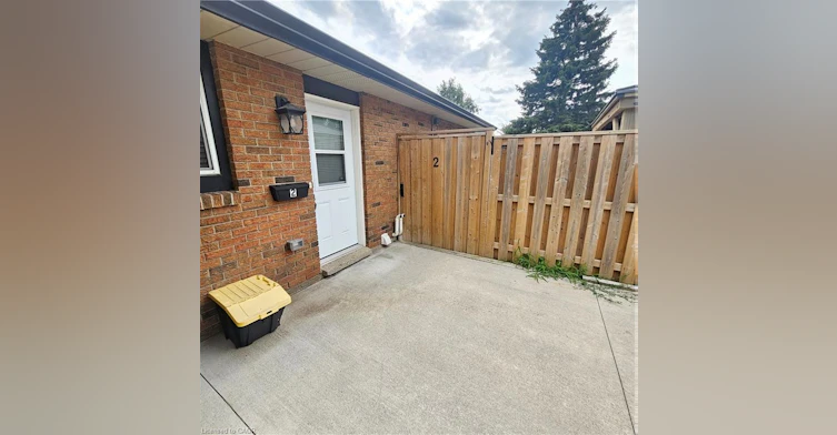 2-52 Selkirk Court, Kitchener, ON, N2E 1M3 - 3