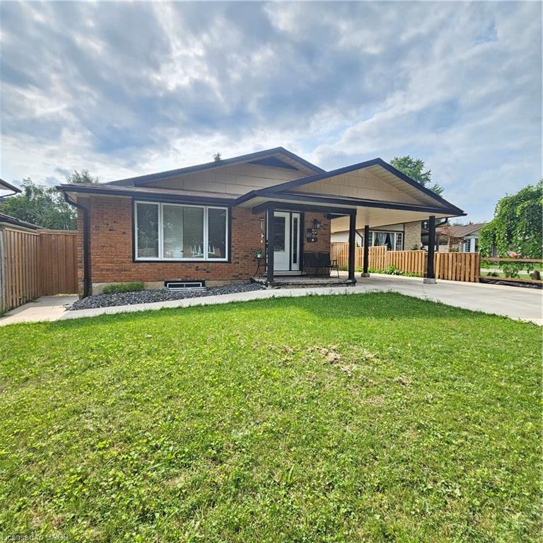 2-52 Selkirk Court, Kitchener, ON, N2E 1M3 - 2