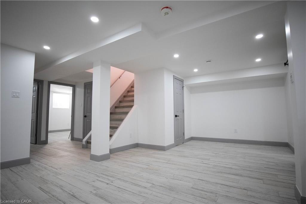 2-52 Selkirk Court, Kitchener, ON, N2E 1M3 - 10