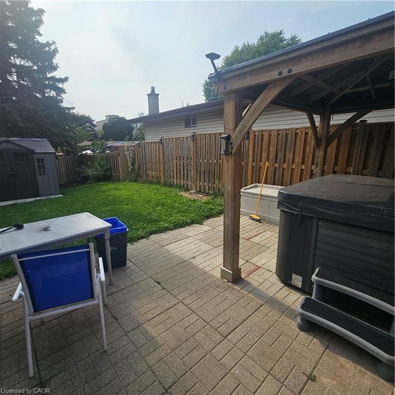 2-52 Selkirk Court, Kitchener, ON, N2E 1M3 - 25