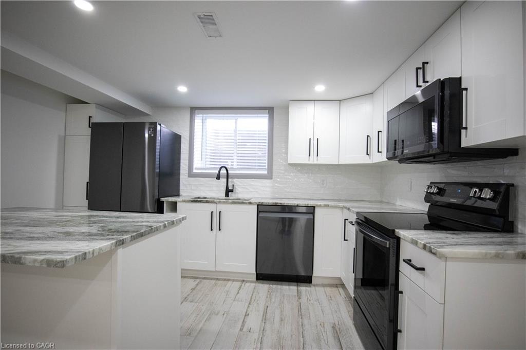 2-52 Selkirk Court, Kitchener, ON, N2E 1M3 - 5