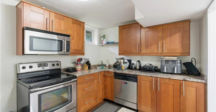 Bsmt-111 Britten Close, Hamilton, ON, L9C 4K1 - 8