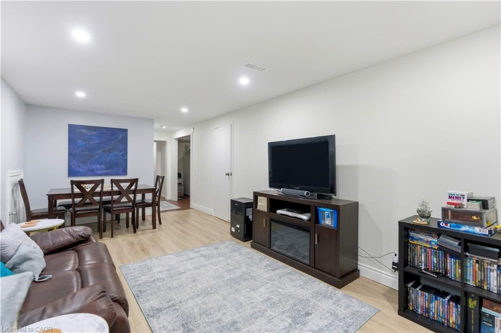 Bsmt-111 Britten Close, Hamilton, ON, L9C 4K1 - 4