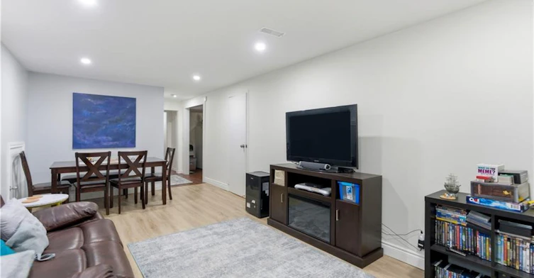 Bsmt-111 Britten Close, Hamilton, ON, L9C 4K1 - 4