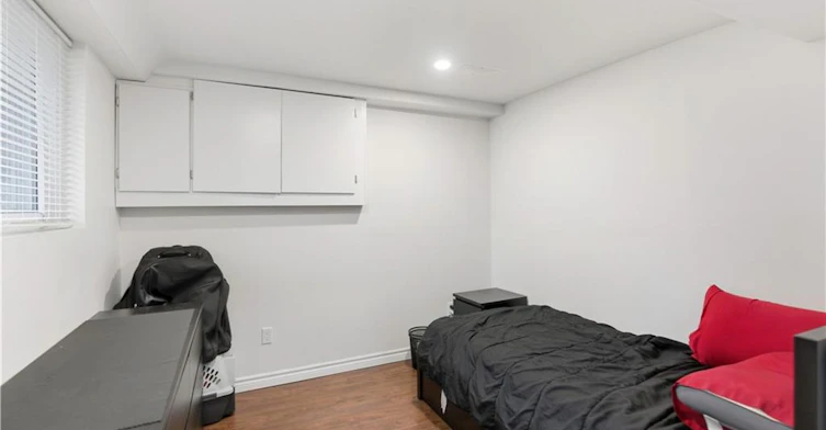 Bsmt-111 Britten Close, Hamilton, ON, L9C 4K1 - 11