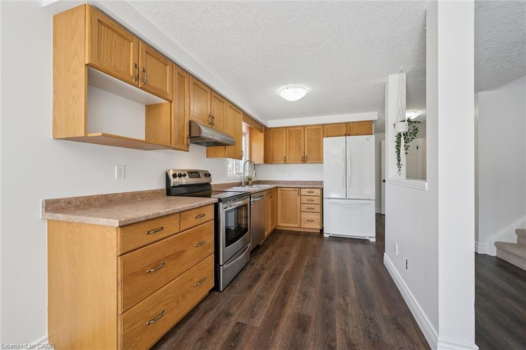 71 Peach Blossom Crescent, Kitchener, ON, N2E 3Z7 - 13
