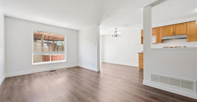 71 Peach Blossom Crescent, Kitchener, ON, N2E 3Z7 - 7