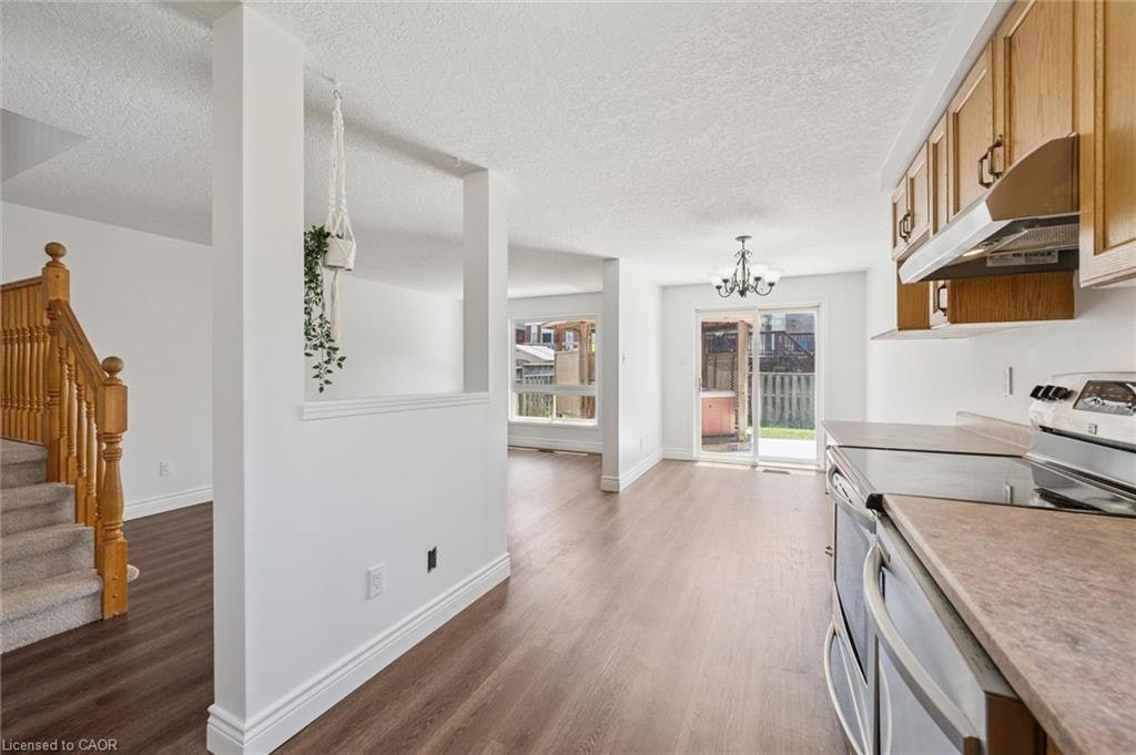 71 Peach Blossom Crescent, Kitchener, ON, N2E 3Z7 - 16