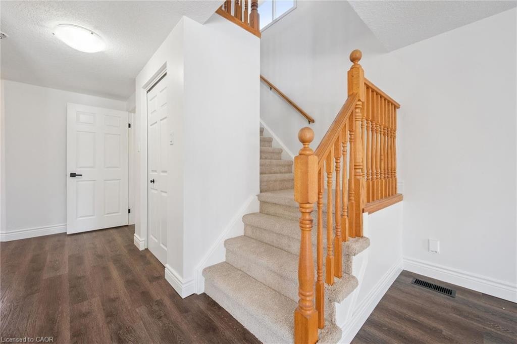 71 Peach Blossom Crescent, Kitchener, ON, N2E 3Z7 - 17