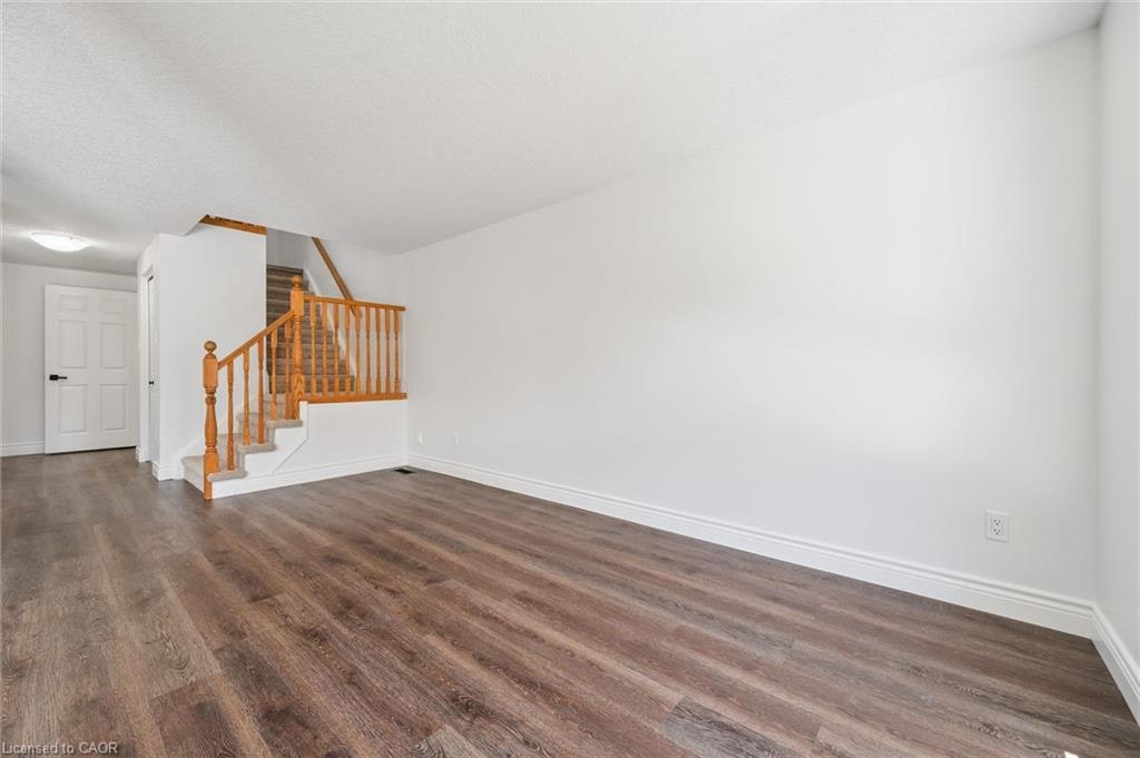 71 Peach Blossom Crescent, Kitchener, ON, N2E 3Z7 - 10