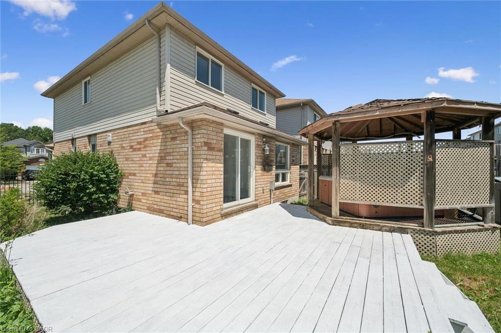 71 Peach Blossom Crescent, Kitchener, ON, N2E 3Z7 - 43