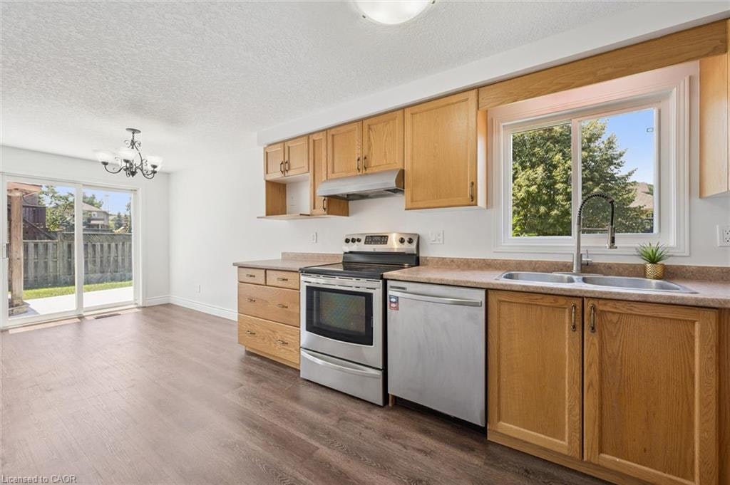 71 Peach Blossom Crescent, Kitchener, ON, N2E 3Z7 - 15