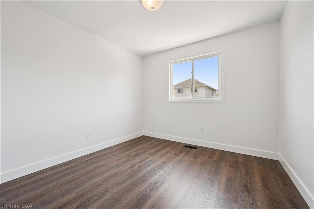 71 Peach Blossom Crescent, Kitchener, ON, N2E 3Z7 - 28