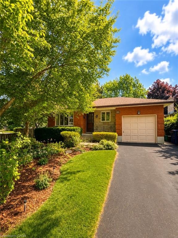 UPPER-101 Carson Drive, Kitchener, ON, N2B 2Z4 - 2