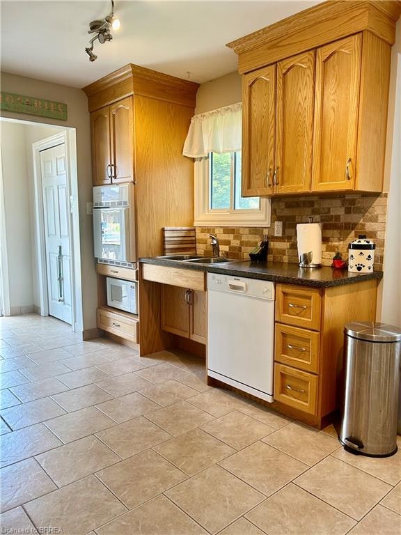 upper-130 Brantwood Park Road, Brantford, ON, N3P 1G3 - 11
