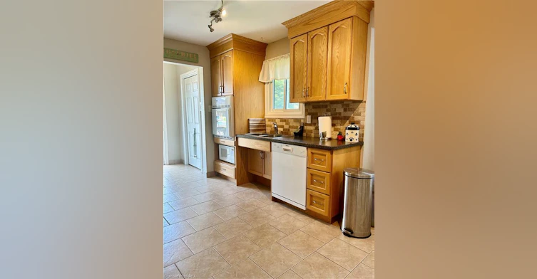 upper-130 Brantwood Park Road, Brantford, ON, N3P 1G3 - 11