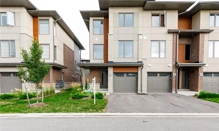 1-33 Dawson Drive