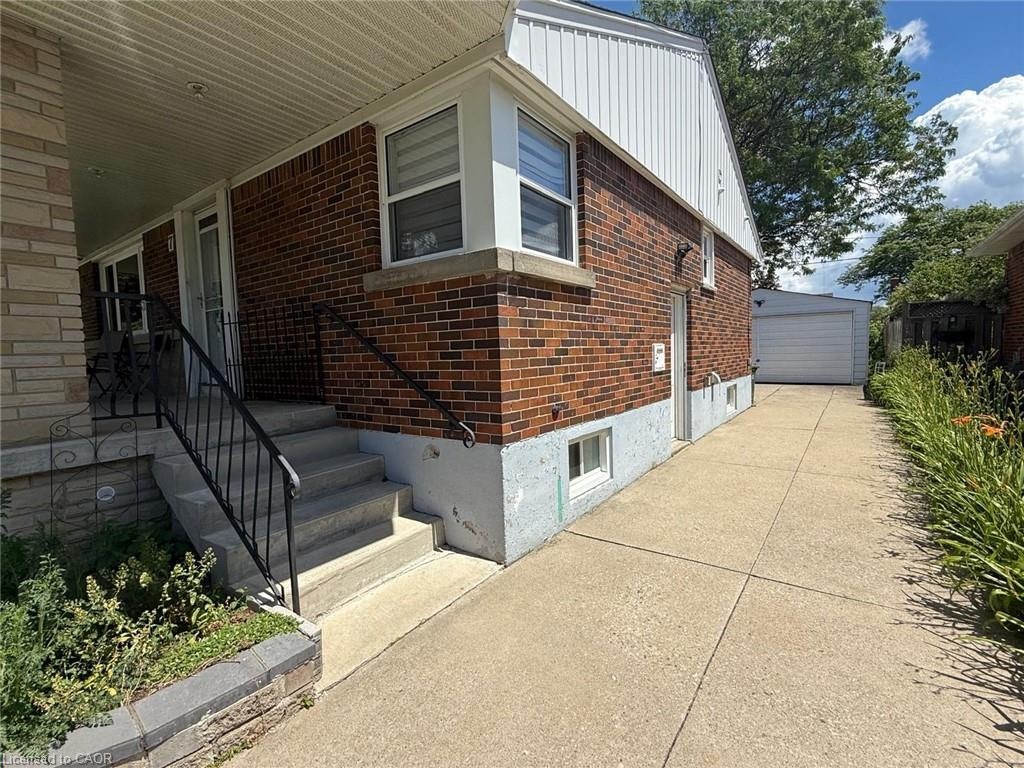 7 Greenwood Street, Hamilton, ON, L8T 3N2 - 3