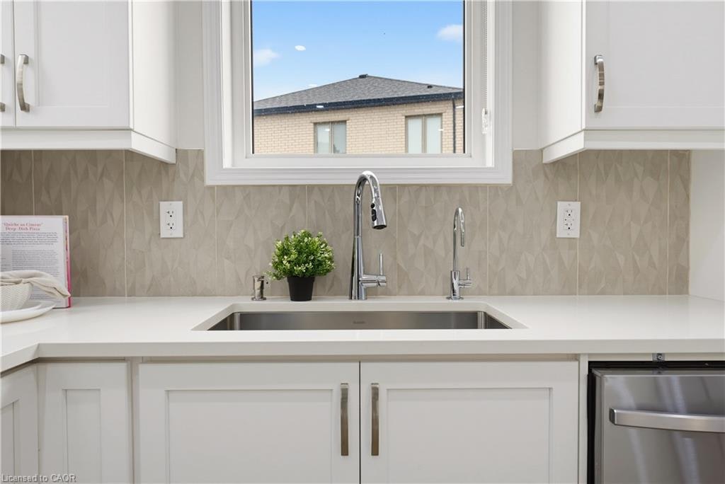 6 Milt Schmidt Street, Kitchener, ON, N2R 0T2 - 11