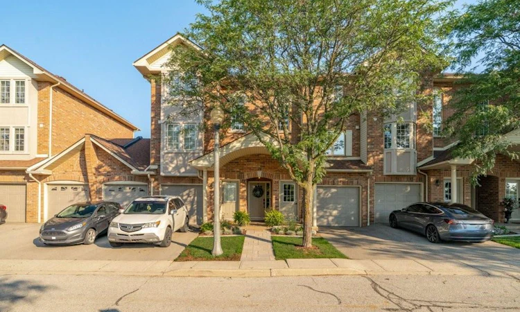 25-4045 Upper Middle Road