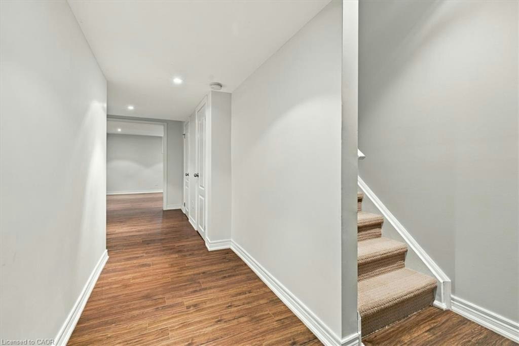 2328 Whistling Springs Crescent, Oakville, ON, L6M 0C3 - 19
