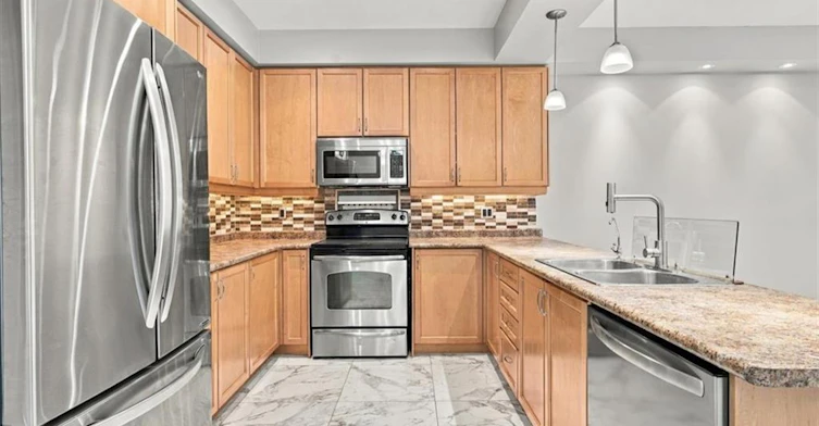 2328 Whistling Springs Crescent, Oakville, ON, L6M 0C3 - 8