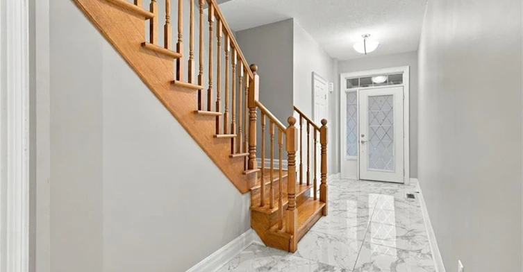 2328 Whistling Springs Crescent, Oakville, ON, L6M 0C3 - 4
