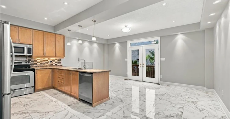 2328 Whistling Springs Crescent, Oakville, ON, L6M 0C3 - 5