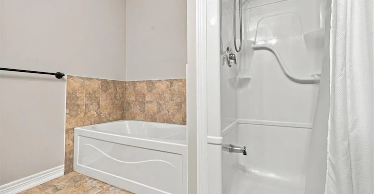 2328 Whistling Springs Crescent, Oakville, ON, L6M 0C3 - 13