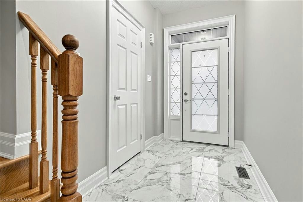 2328 Whistling Springs Crescent, Oakville, ON, L6M 0C3 - 3