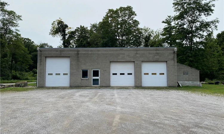 2427 Pinegrove Road