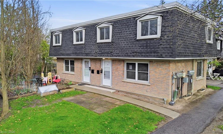 10-76 Borden Parkway