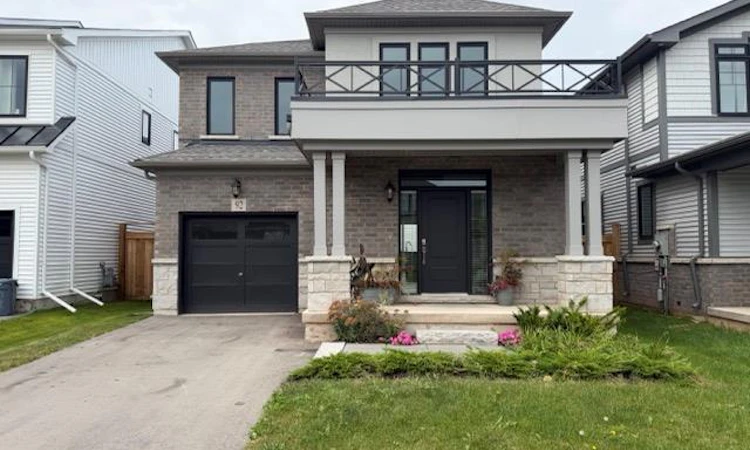 92 Starfire Crescent